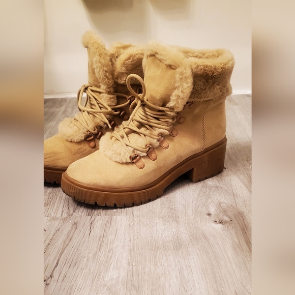 A New Day Betsy Faux fur-Lined Hiking Combat Boots Tan Camel Beige Size 7.5 - Picture 6 of 7